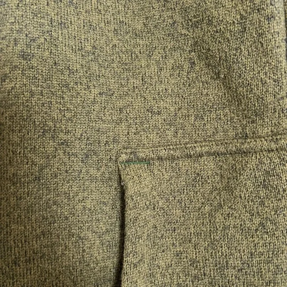 Patagonia Better Sweater Hooded Insulated Jacket - Women’s size Small - Picture 6 of 6